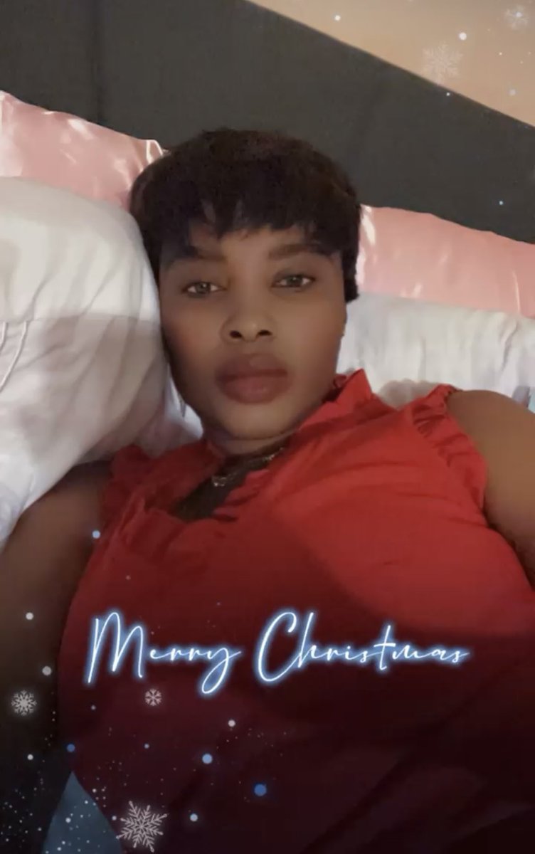 DurogeneJudith's tweet photo. Joyeux Noël 🎄🎁 https://t.co/1H4OStuMAd