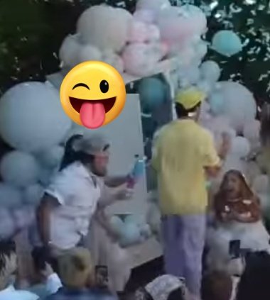 AR_9931's tweet image. Finished #JC's video revealing that they are having a baby 
I got teary watching #kian's reaction😭
It reminded me of jc jumping excitedly knowing kian's having a son &amp;amp;NOW HES HAVING A SON &amp;amp; ITS LIKE K&amp;amp;J 2.0 IM SO EMO😭

#O2L/#KnJ are the 1st ones I watched on YT ever😭💙