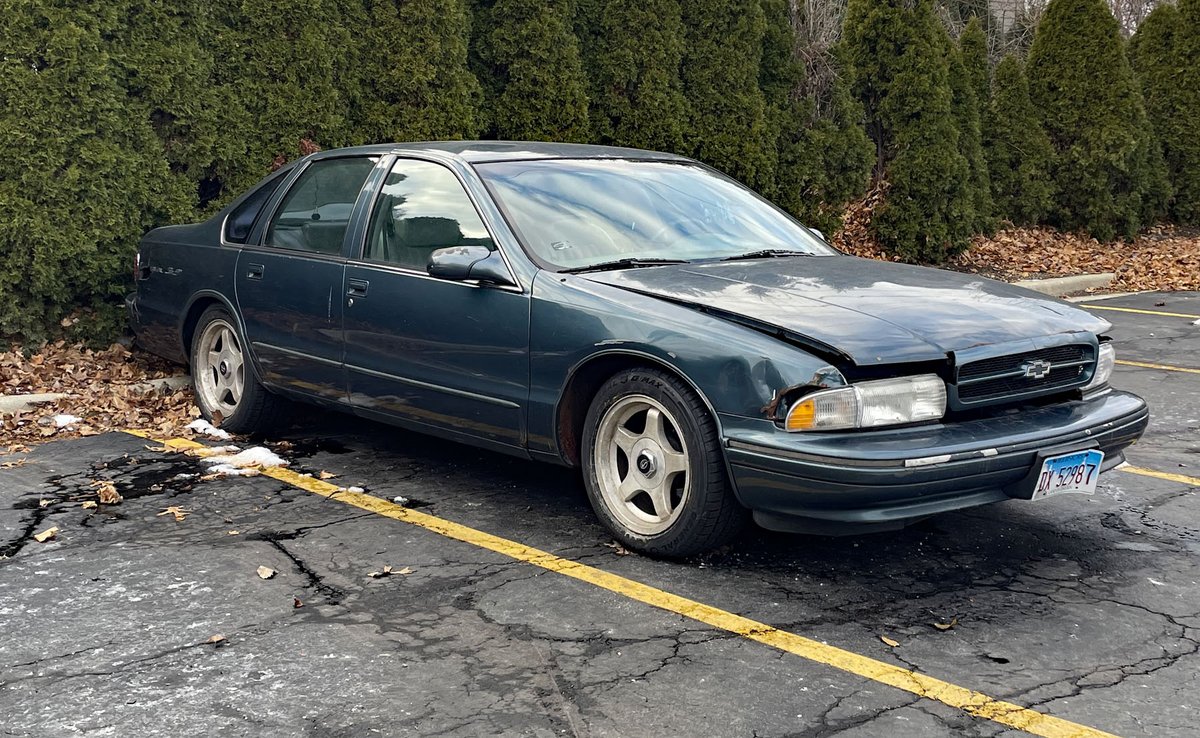 Car_Guy_Tom's tweet photo. B-Body Buddies! #CarSpotter #ImpalaSS #CutlassCruiser #Oldsmobile #Chevrolet #BBody #GeneralMotors https://t.co/nkToKwzkAE