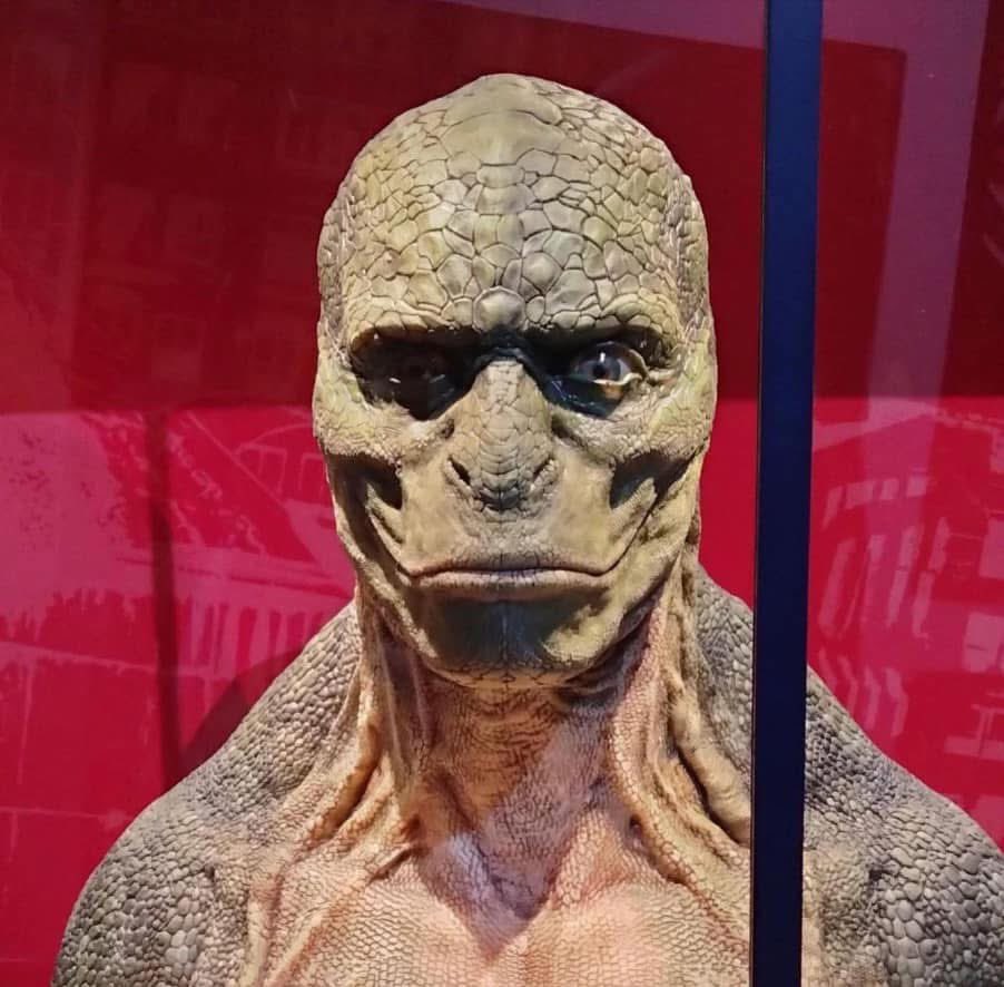 dylanhicks34's tweet photo. ever hit the blunt and just be standing around like this looking at yourself after passing by a mirror? https://t.co/xQKMCCdmix