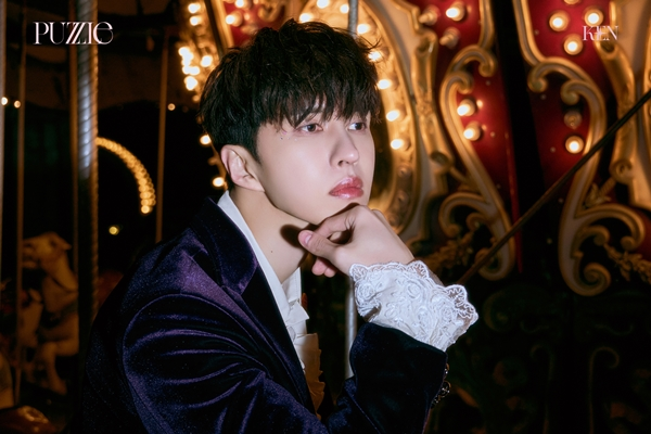 imbcenews's tweet photo. 켄, 두 번째 미니 앨범 'PUZZLE' 오늘(26일) 공개 
#켄 #KEN #이재환 #LeeJaeHwan #미니앨범 
#퍼즐 #PUZZLE #시나브로 #Gradually #iMBC연예 

켄의 두 번째 미니 앨범 'PUZZLE’이 오늘(26일) 오후 6시 각종 온라인 음원사이트를 통해 공개된다.

켄의 두 번째 미니 앨범 'PUZZLE'은 여러 조각이 맞춰 하나의 그림을 만들어내는 퍼즐처럼 보컬리스트 켄을 구성하고 있는 폭넓은 음악적 스펙트럼과 매력을 담아낸 앨범으로 그동안 선보인 발라드에서 벗어나 새로운 음악적 도전에 나섰다. 

켄은 소속사를 통해 "올해 바쁜 한 해를 보냈고 한 해를 마무리하는 시기에 'PUZZLE'로 좋은 끝맺음을 하게 된 것 같다. 

4년 만의 미니 앨범인 만큼 '애기별'을 위해 다양한 모습을 보여주고자 노력했다"고 신보 발매 소감을 전했다.

🔗https://t.co/Zh2IzHrl77