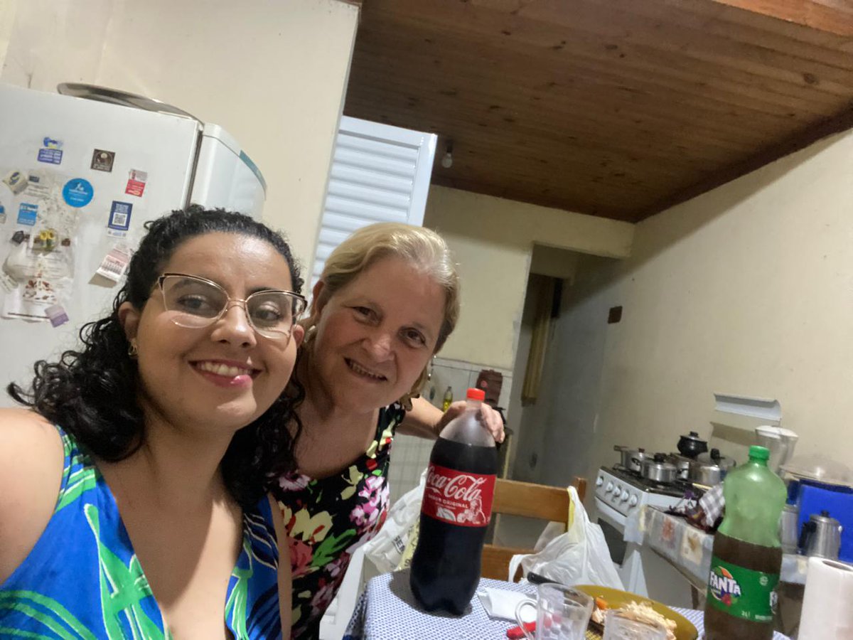 *Natal de 2024 : eu , Naiara , minha nora e Lívia , minha neta ! 🩵🩵🩵 - ( O filho estava trabalhando e a filha , na casa de uma amiga ! ) -