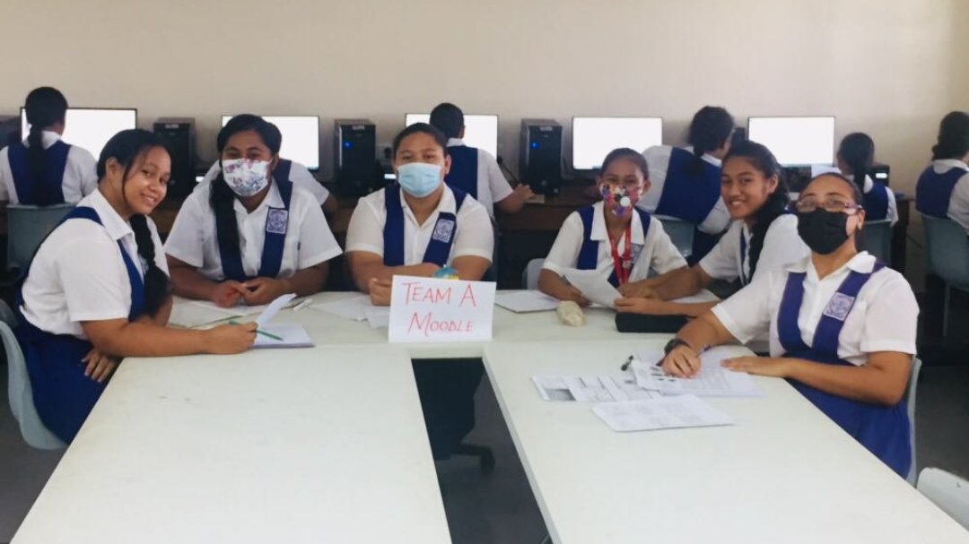 moodle's tweet image. We love to see people using Moodle to create transformative learning experiences! Here are a few pictures of our community from around the world 🧡 #Moodle