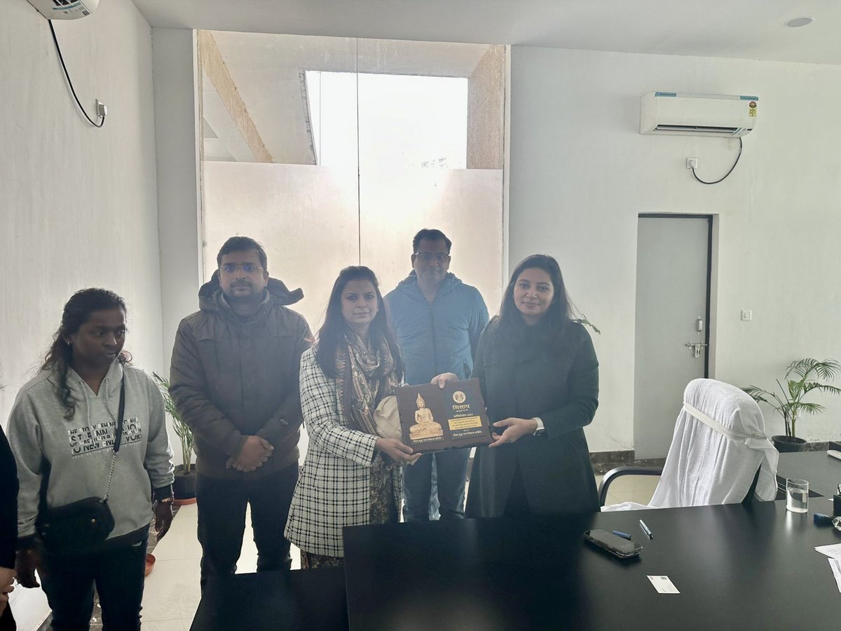 GBNVikasSamiti's tweet photo. Today GBNVS team met @PrernaSinghIAS and welcomed in techzone 4 office. We raised  issues of GNW including the lack of footpaths &amp; cycling tracks. We urged for safer roads, better traffic management &amp; enhanced facilities for citizens and environment #UrbanDevelopment #SafetyFirst https://t.co/8XfGG0QDfA