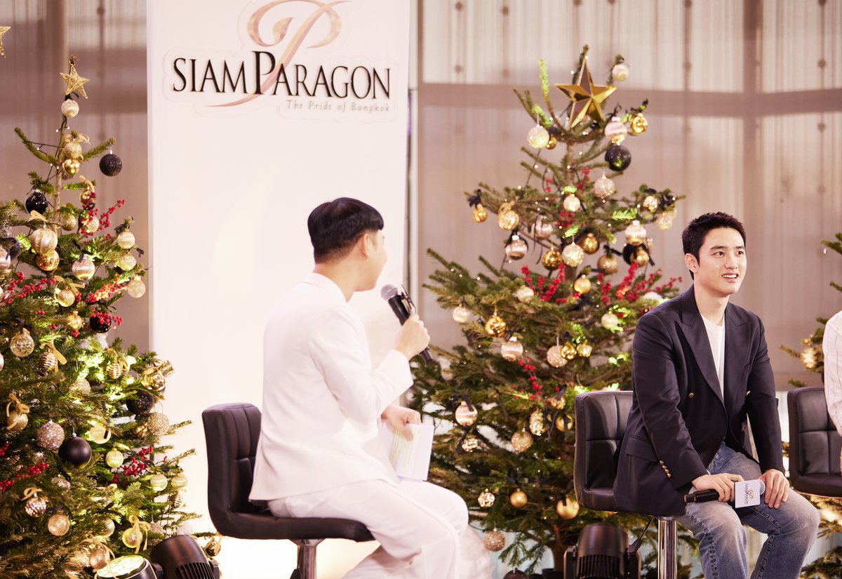 SIAM PARAGON PRESENTS: THE FIRST CHRISTMAS
with DOH KYUNG SOO Behind Photo #1

#도경수 #DOHKYUNGSOO 
#SiamParagon