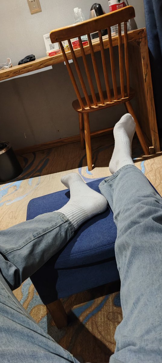 不同的方位，不同的感觉 #舔脚服侍  #狗奴训练  #傻逼男同 #男同就是狗 #低人一等