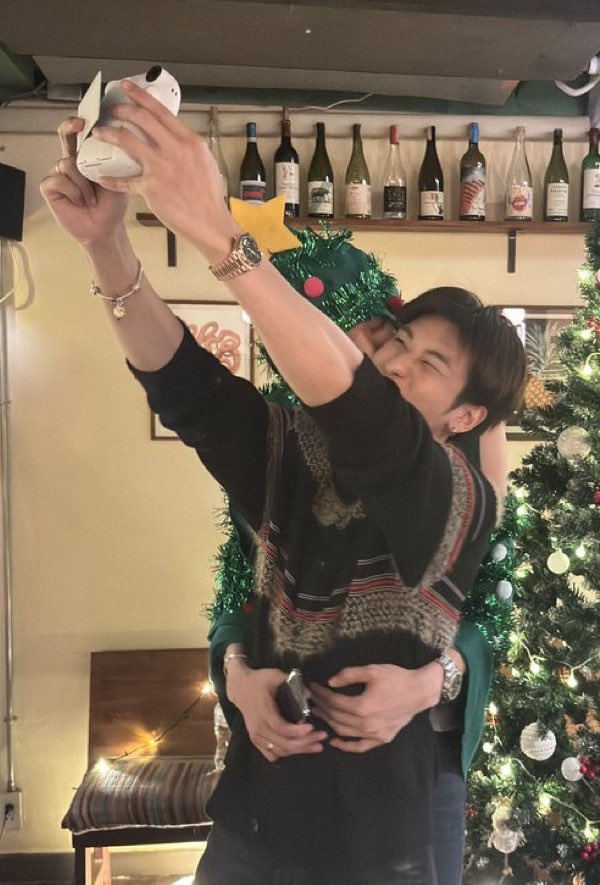 ouroadnikki's tweet photo. ouroad’s favorite hobby is making everyone else around them feel single https://t.co/tKLTg23JTO