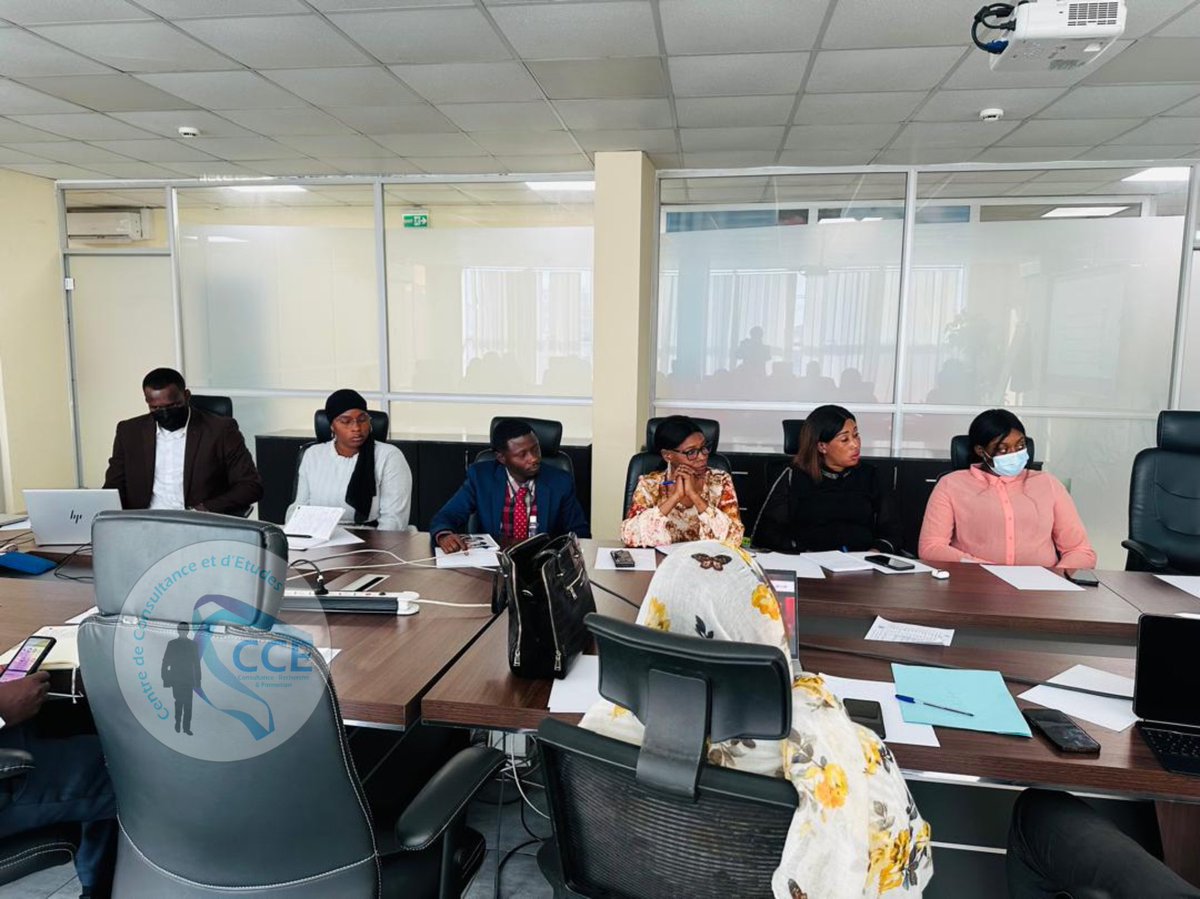 CCE_Guinee's tweet photo. Ce matin, nous avons démarré la formation des travailleurs de Orabank en Conformité bancaire dans la salle de formation de l’agence Matam de cette Banque.
CCE, l’excellence au service du développement des compétences.
#CCE #ONFPP #interentreprises #Orabank https://t.co/NJXK9YDHxa