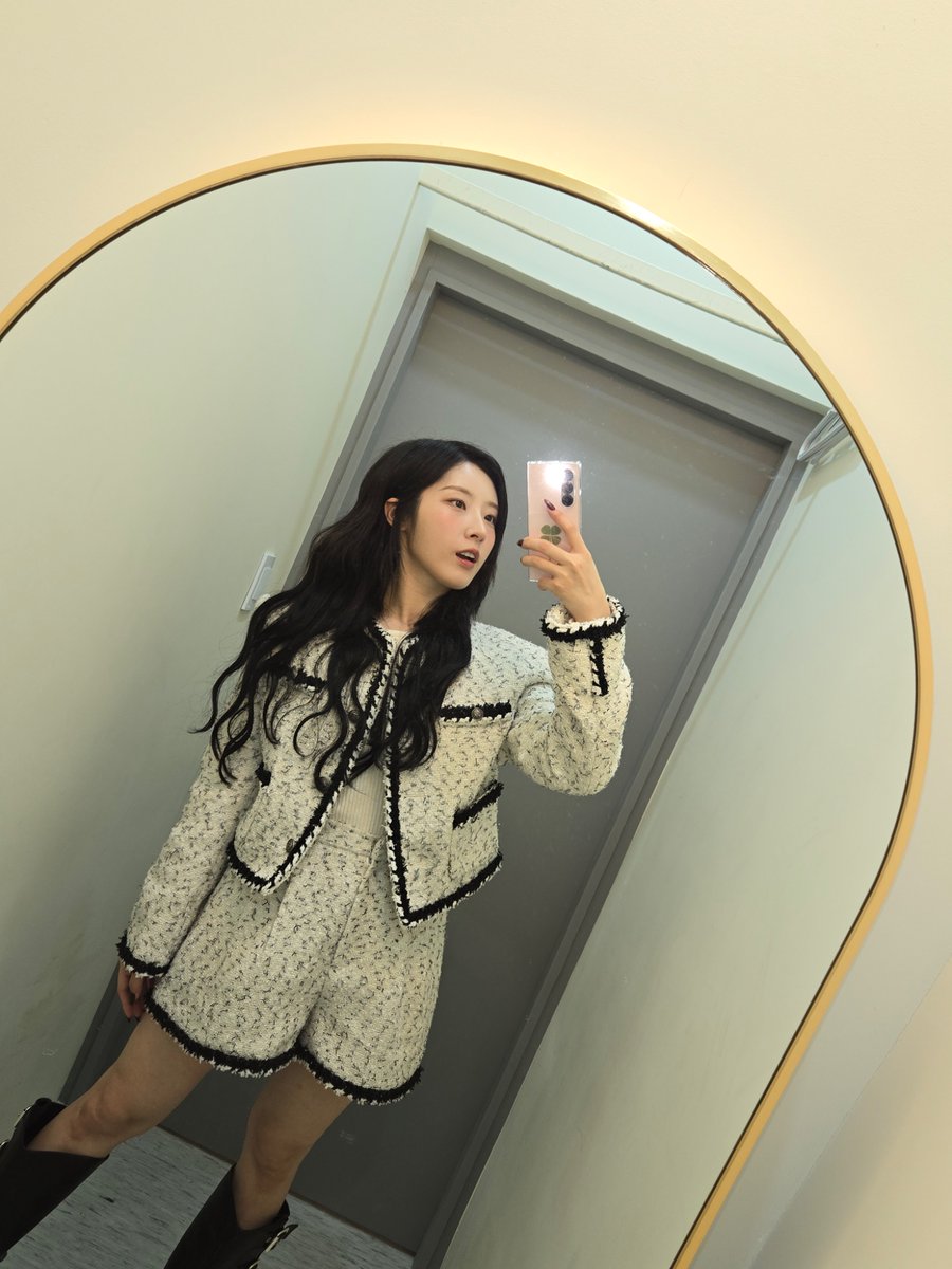 official_artms's tweet photo. 🍬

#ARTMS #아르테미스 #OURII
#HaSeul #하슬 https://t.co/4lg33iHX3u