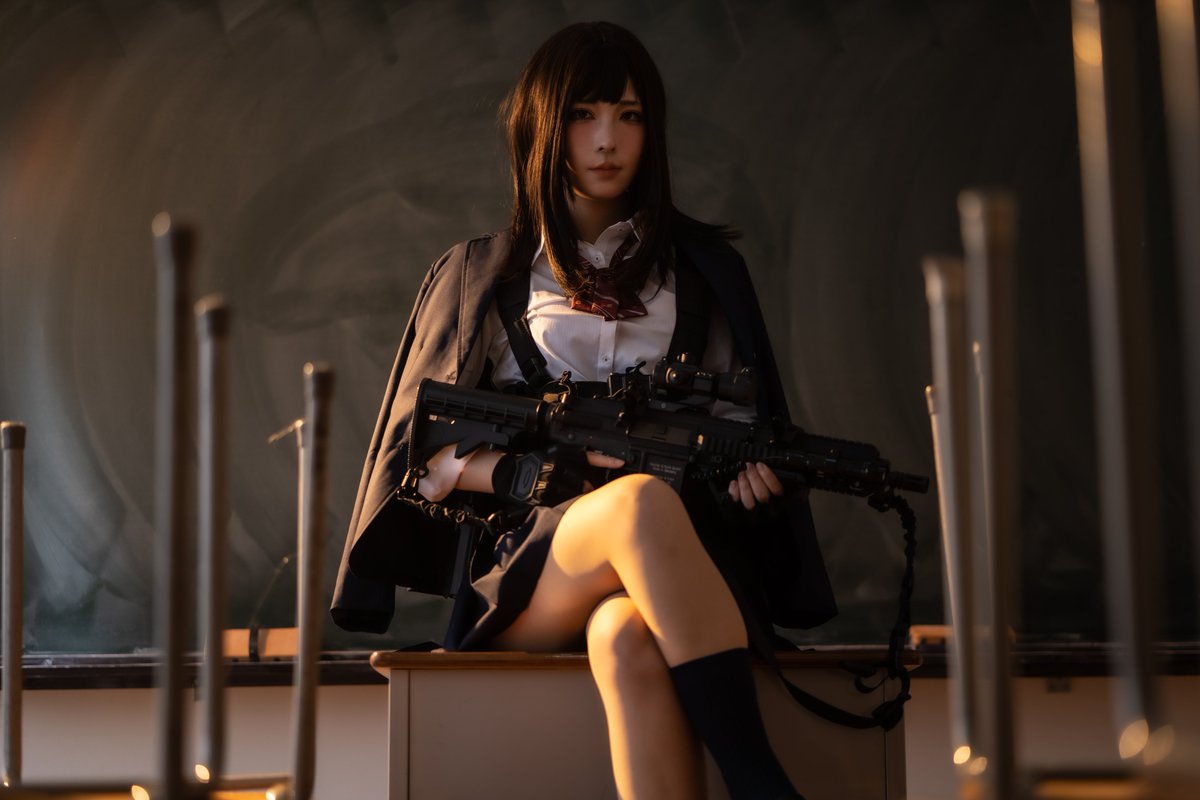 IntelHeroine's tweet photo. 武装JKはいいぞ https://t.co/f70gL9Sc3E