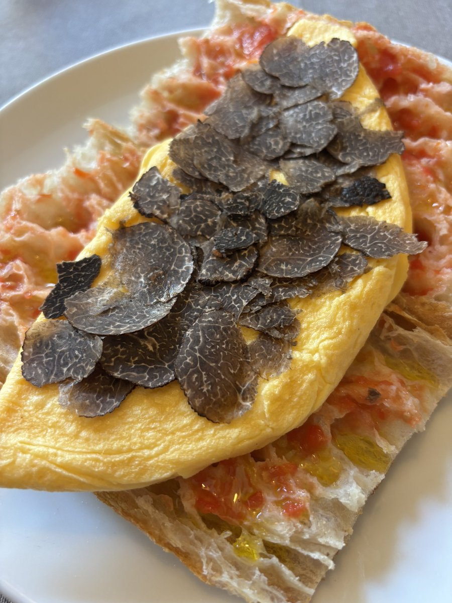 Começa be el dia… esmorzar a Can Quel d’Ullastret.