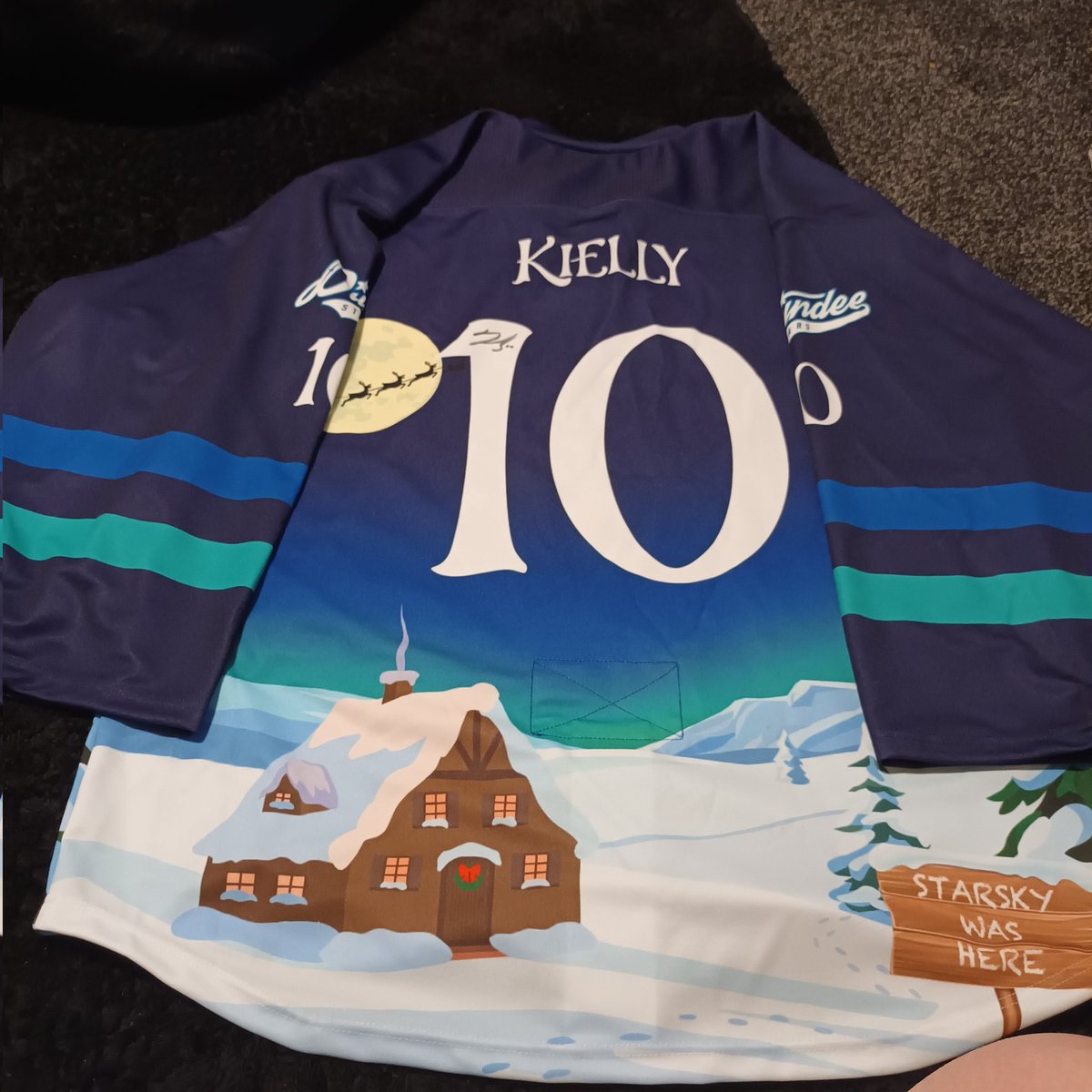 Alison G 🥅 🏒🤠👢🎵🐾🐶 tweet media