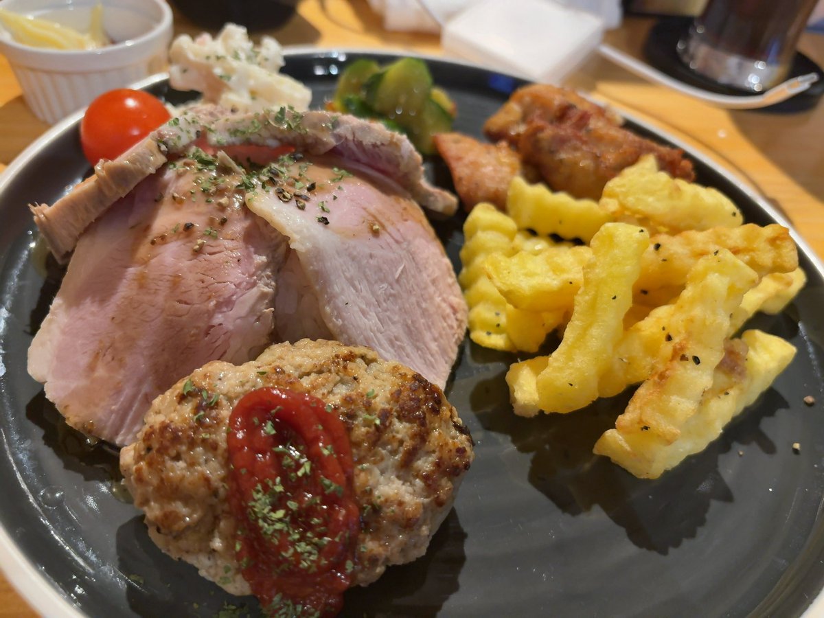 nonchan06271's tweet photo. 今日のおがぷれーと🍖🍟🍖✨
#AFLIGHT https://t.co/9FPA0sZRBI