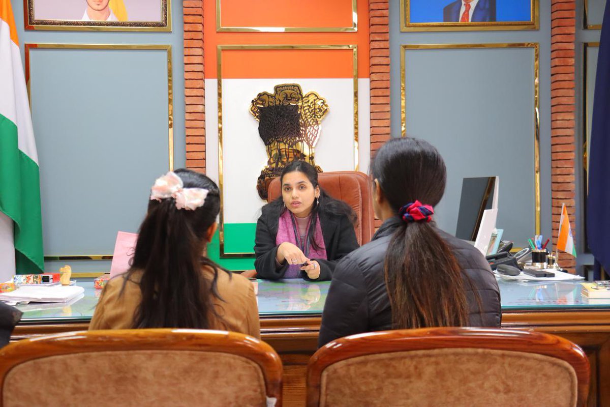 dc_amritsar's tweet photo. #iaspire เจธเจเฉเจฎ เจคเจนเจฟเจค เจเจเจเจเจธ เจ
เจซเจธเจฐ เจฌเจฃเจจ เจฆเฉ เจเจพเจนเจตเจพเจจ เจเฉฑเจ เจจเฉเจเจตเจพเจจ เจฒเฉเจเฉ เจจเฉ เจ
เฉฑเจ เจกเฉเจธเฉ เจฆเจซเจผเจคเจฐ เจฆเจพ เจฆเฉเจฐเจพ เจเฉเจคเจพเฅค เจเจธ เจจเฉเฉฐ เจชเฉเจฐเจธเจผเจพเจธเจจ เจ
เจคเฉ เจธเจผเจพเจธเจจ เจจเฉเฉฐ เจธเจฎเจเจฃ เจฆเจพ เจฎเฉเจเจพ เจฎเจฟเจฒเจฟเจเฅค เจเจธ เจฐเจพเจนเฉเจ เจเจธ เจจเฉเฉฐ เจฆเฉเจธเจผ เจฆเฉ เจธเฉเจตเจพ เจเจฐเจจ เจ
เจคเฉ เจธเจฎเจพเจ เจชเฉเจฐเจคเฉ เจซเจฐเจเจผ เจจเจฟเจญเจพเจเจฃ เจฒเจ เจชเฉเจฐเฉเจฐเจฟเจค เจเฉเจคเจพ เจเจฟเจเฅค
@CsPunjab @PbGovtIndia #iaspire https://t.co/wxwlhBobFW