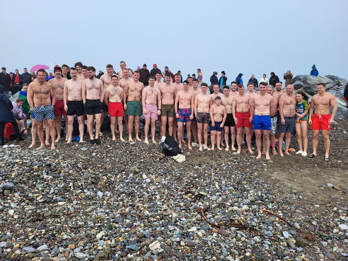 FrONeillsGAA's tweet photo. Well done to our Adult Players, Club members and friends on taking their Annual Christmas day swin yesterday in Garryvoe 👏👏👏and in the process raising €470.00 which will be donated to a Charity of their choice in the New Year, well done again folks, #MonONeills https://t.co/dFBC7c8mZK