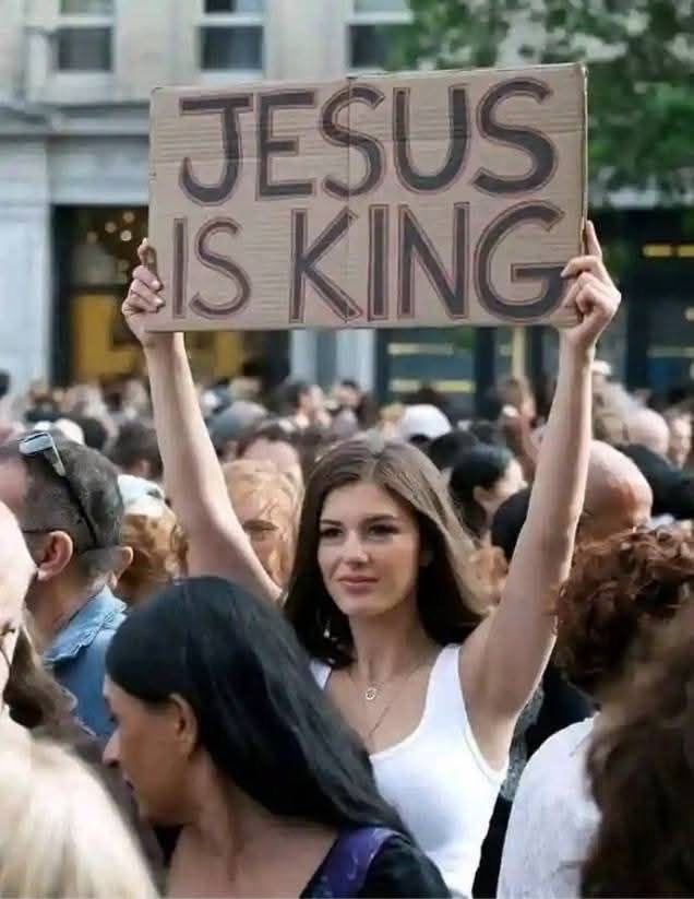 elsa_010101's tweet photo. JESUS IS KING🌹👑❤️🤍 #zelena #INDvsAUS #MerryChristmas #GavinAndStacey #แบงค์เลสเตอร์ #Christmas #SquidGame2 #Temblor https://t.co/YK8cPTlLJW