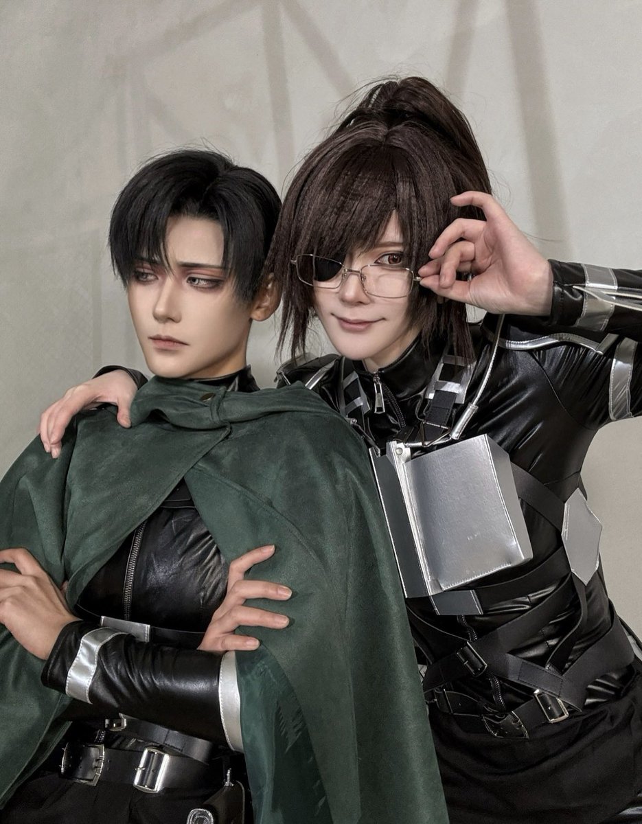 migo_mir's tweet photo. 🪽

#cos #cosplay #attackontitan #进击的巨人 #利威尔 #兵长 https://t.co/SYYaCHCeqT