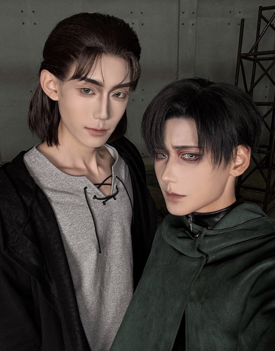 🪽

#cos #cosplay #attackontitan #进击的巨人 #利威尔 #兵长