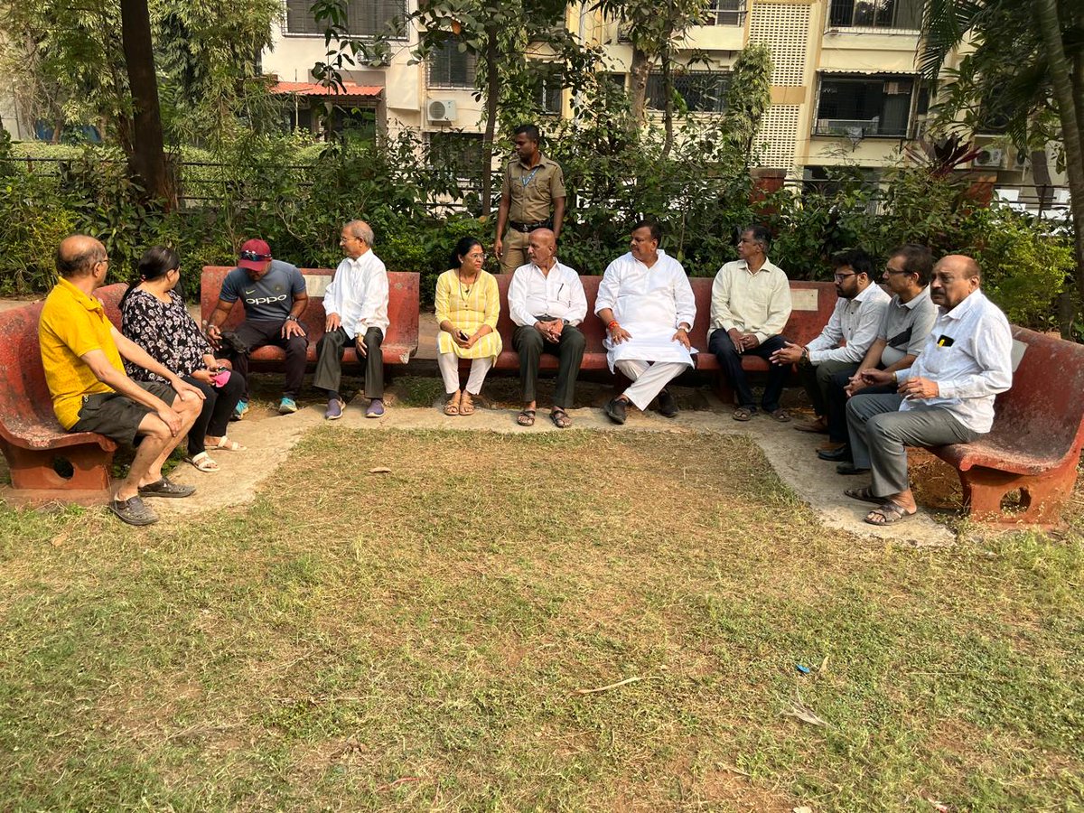 SanjayRupadhyay's tweet photo. I conducted a meeting for the development of the ground and garden at Kastur Park, Plot No. 620, Inner Association. During the meeting, I was felicitated with a shawl and a bouquet.

#KasturPark #GroundDevelopment #GardenDevelopment #CommunityMeeting #ParkDevelopment #Borivali #SanjayUpadhyay