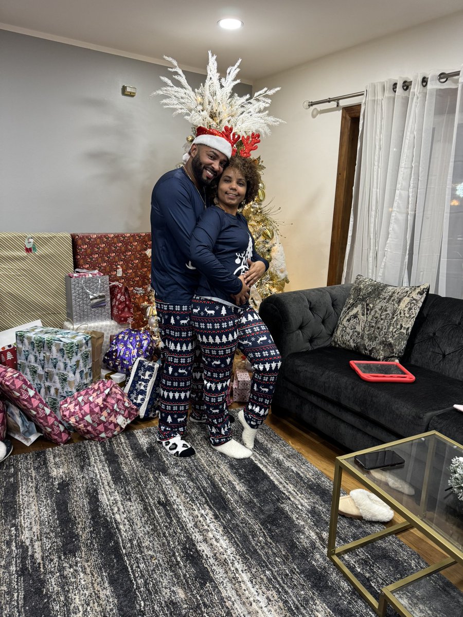 RobinsonAngomas's tweet photo. Merry Christmas https://t.co/HmgQhuwF4m
