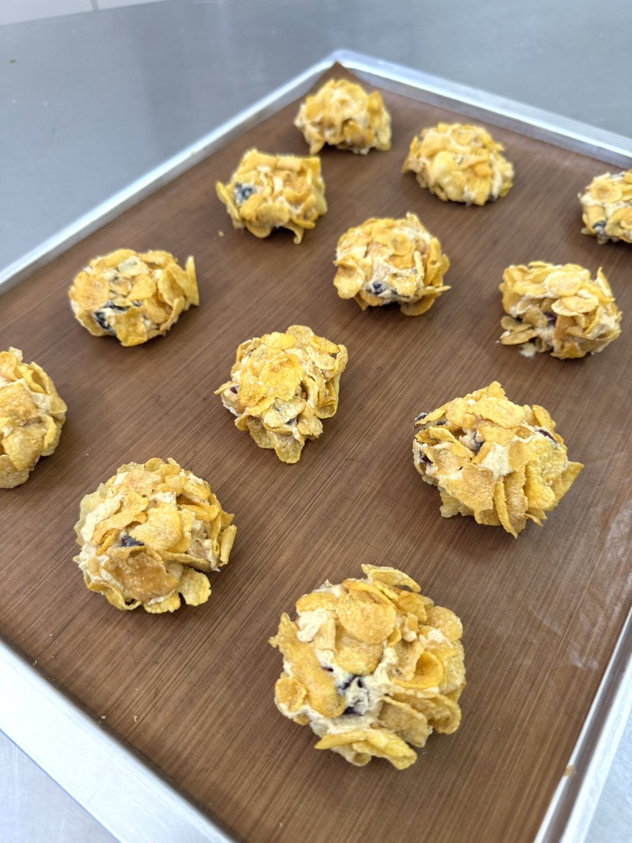 absoluteJB's tweet photo. °❆⛄สุ่มแจก Cookie assortment box ꙳⋆🧣

ทั้งหมด 8 กล่อง หลากหลายรสชาติสุดพิเศษ ที่ไม่ทำขาย ให้กับ Follower ที่อยู่ด้วยกัน และสนับสนุนกันมาทั้งปีนี้เลยนะคะ 🥹

กติกา : Retweet 

สุ่ม 23.59 คืนนี้

แจ้งที่อยู่ก่อน 8 โมงเช้าของ (27 ธ.ค.)
จัดส่ง EMS - 27 ธ.ค. https://t.co/985szJi5Nq