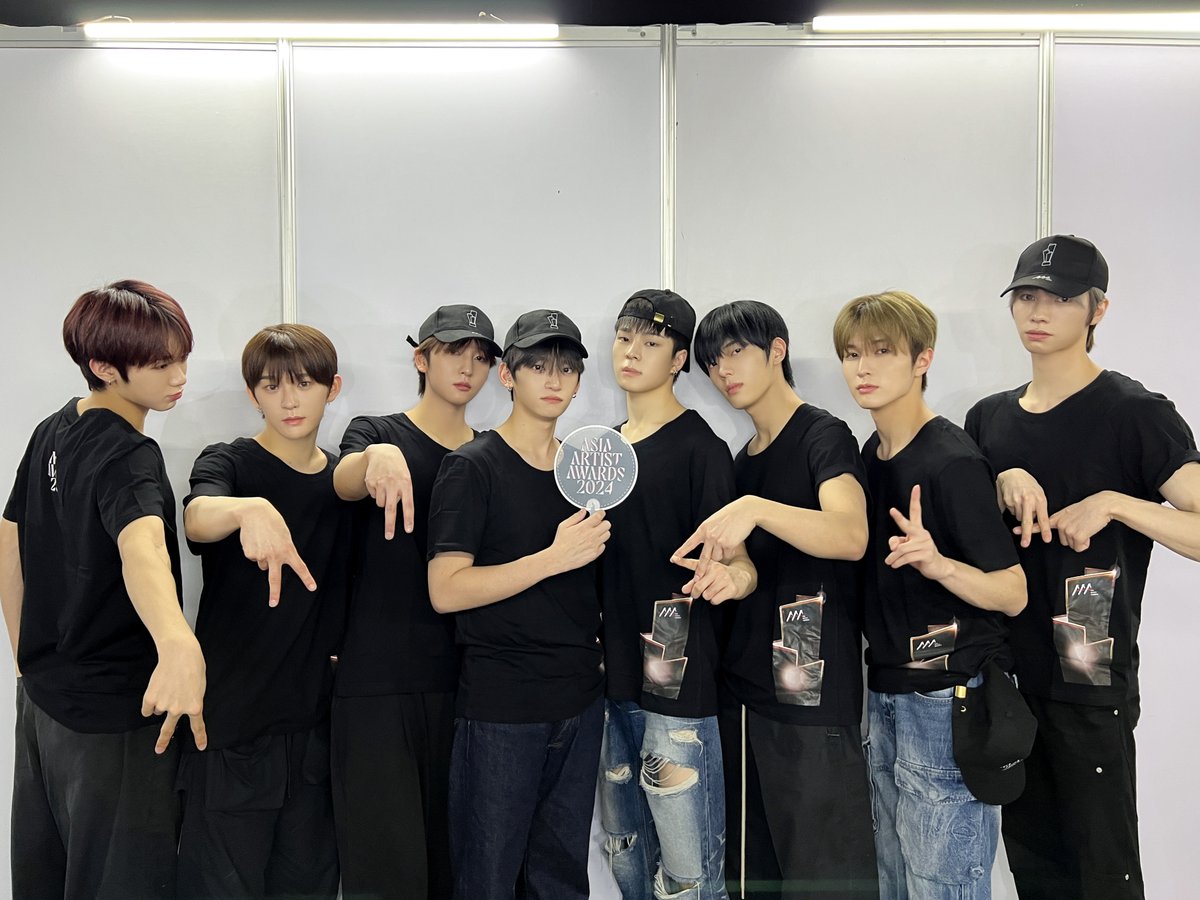 Choi Bo Min &amp; WHIB with #AAA2024 Official Merchandise
See You Tomorrow!

#AAA #2024AAA #AsiaArtistAwards #AAA2024inBKK
#ChoiBoMin #WHIB