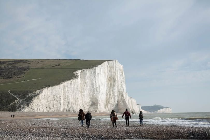 Happy #BoxingDay!

Time to break in those new walking boots (you did get some, right?) and head out for a gentle stroll.

Our Visitor Centre and Grab and Go are open - grab a pre or post walk refreshment.

#SevenSisters #SouthDowns #Winter #WinterWalk