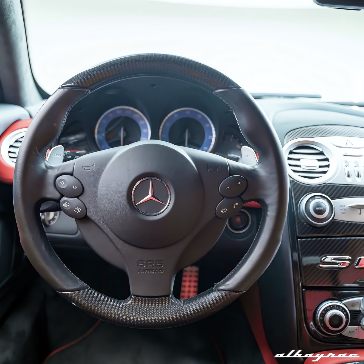 albayrac's tweet photo. 2007 Mercedes-Benz SLR Roadster McLaren MSO Edition. 6412 km.
1 of 6. Neden olmasın?
.
#MercedesBenz #SLRRoadster #Albayrac #TailorMadeAutomobiles https://t.co/4ZimRndDVu