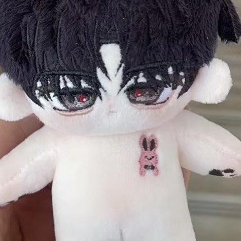 흠.. 솔음이 수정안짜고있었는데 봉제를 주다니..
고칠게 많군…
도안에 비해 미간도 넘 좁고.. 브라운 오ㅑ 검정색이냐