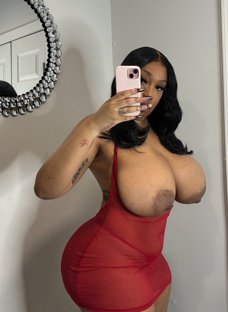 AzznTiddies69's tweet photo. #nsfw #bigboobs #busty #hugeboobs #hugetits #bigtits #milf #tits #boobs #boobage #boobalicious  #bustywoman  #downblouse #cleavage https://t.co/1t9R0uwubf