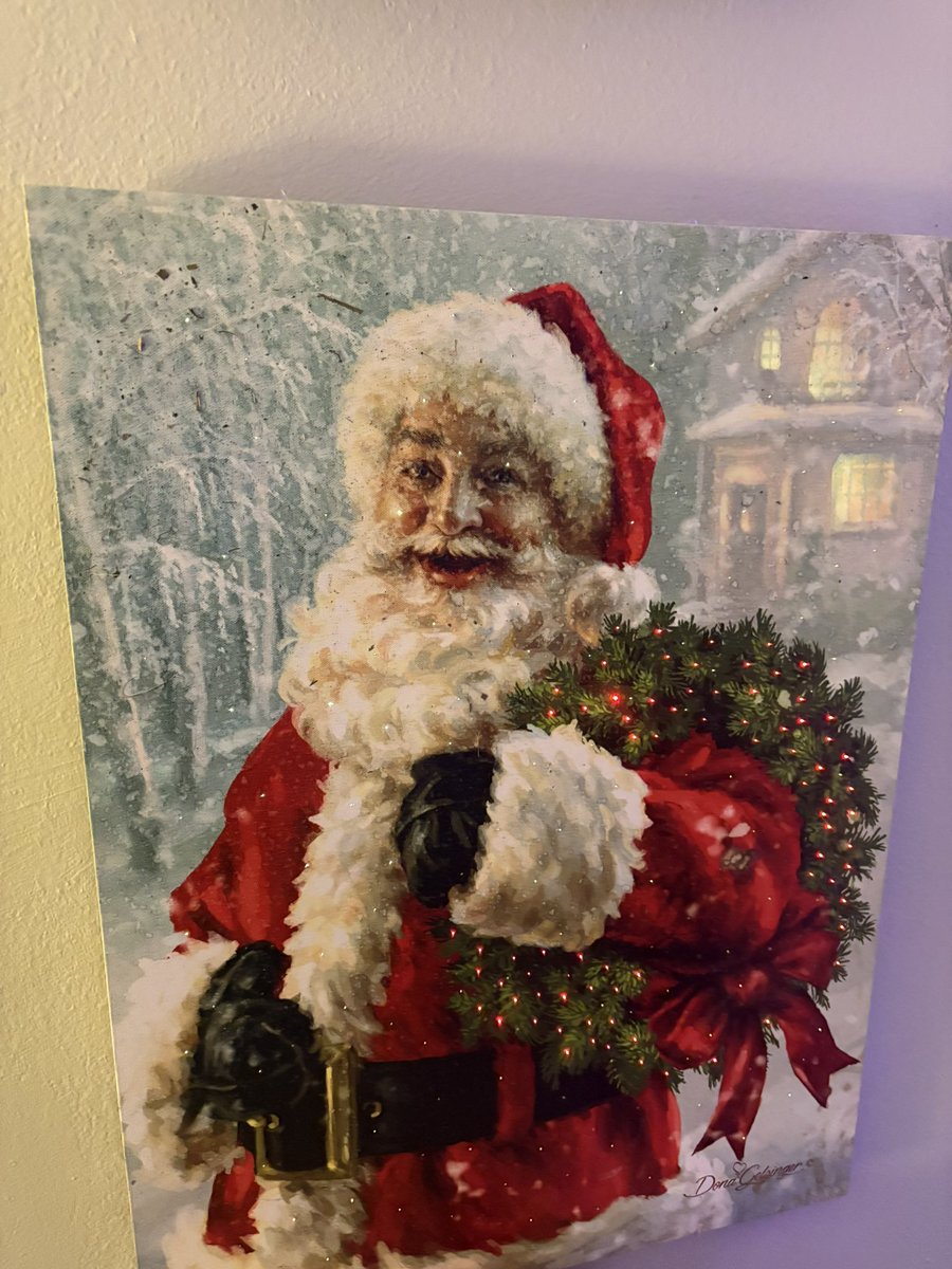 FlyFayla's tweet photo. I can’t NOT see Tom Segura when I look at this Santa on my mom’s wall. 

Feliz Navidad, motherfucker. https://t.co/zAvecZB3FV