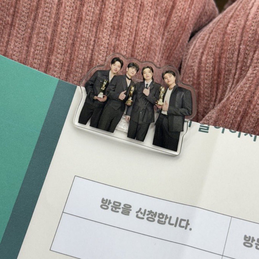 ✨ 아크릴 집게 나눔 이벤트으 ✨

클콘 때 나눔으로 만들었던 아크릴 집게 여분이 있어
나눔 하려고 이벤트 열었어요오 💗
총 2분 뽑을게요 .ᐟ 

#RT 하나면 참여 완료🖇️

📍국내주소
📍마이데이 한정
📍반값택배비 부담 가능하신 분

당발은 12월 31일에 하고 택배는 1월 3일에 보낼게요.ᐟ