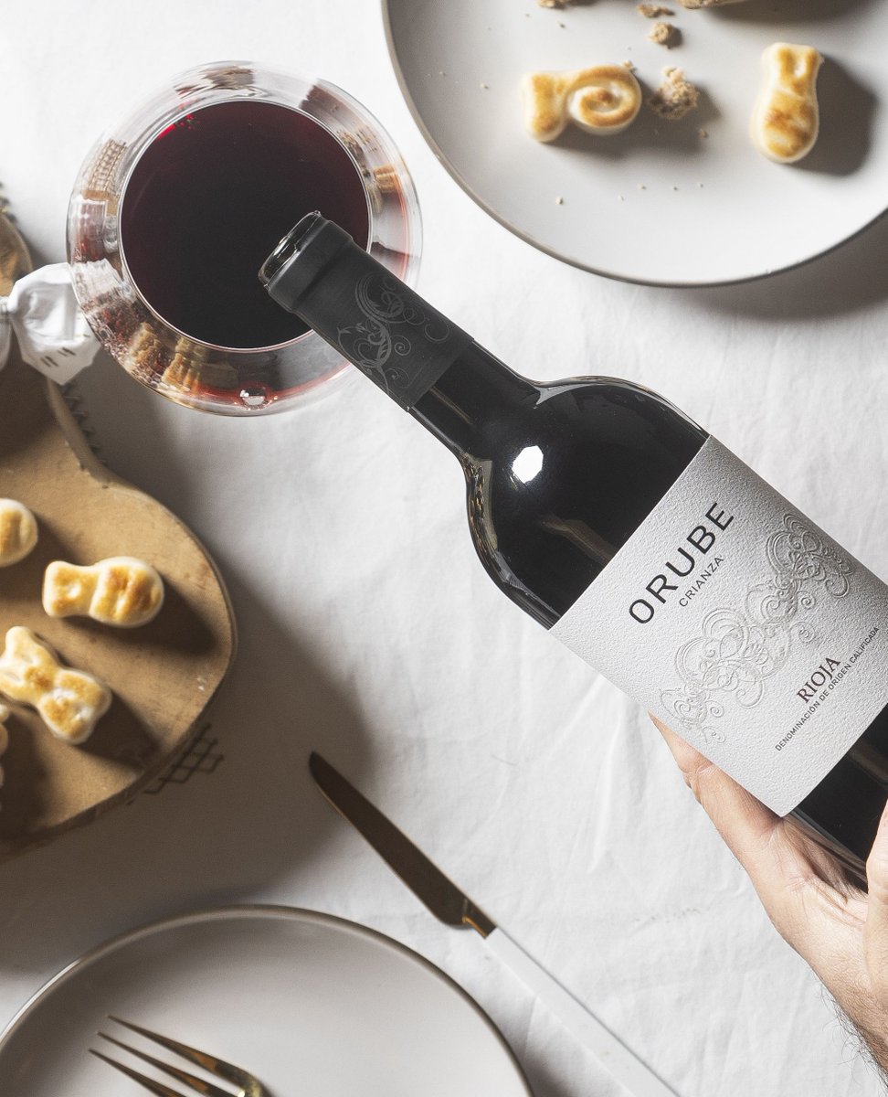 🎄 En estas fiestas, nuestro Orube Crianza no puede faltar en tu mesa. ✨️

Cada copa de Orube Crianza está pensada para acompañar momentos inolvidables y brindar por un nuevo año lleno de alegría. 🍷

ferrerwines.com/en/product/oru…

❗WINE IN MODERATION