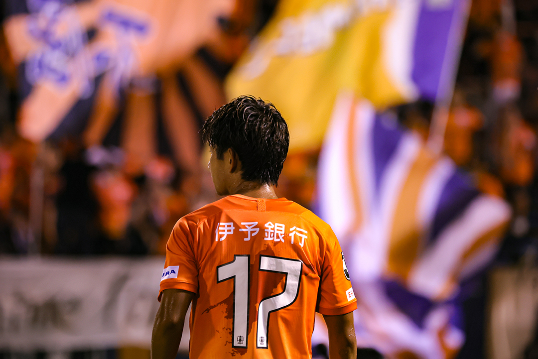 ehime_fc's tweet photo. 茂木 駿佑 選手 FC琉球へ完全移籍のお知らせ

詳細はこちら
https://t.co/IiMdsslKB6

#ehimefc
#愛媛FC
#茂木駿佑
#FC琉球 https://t.co/pHHo8jscT5