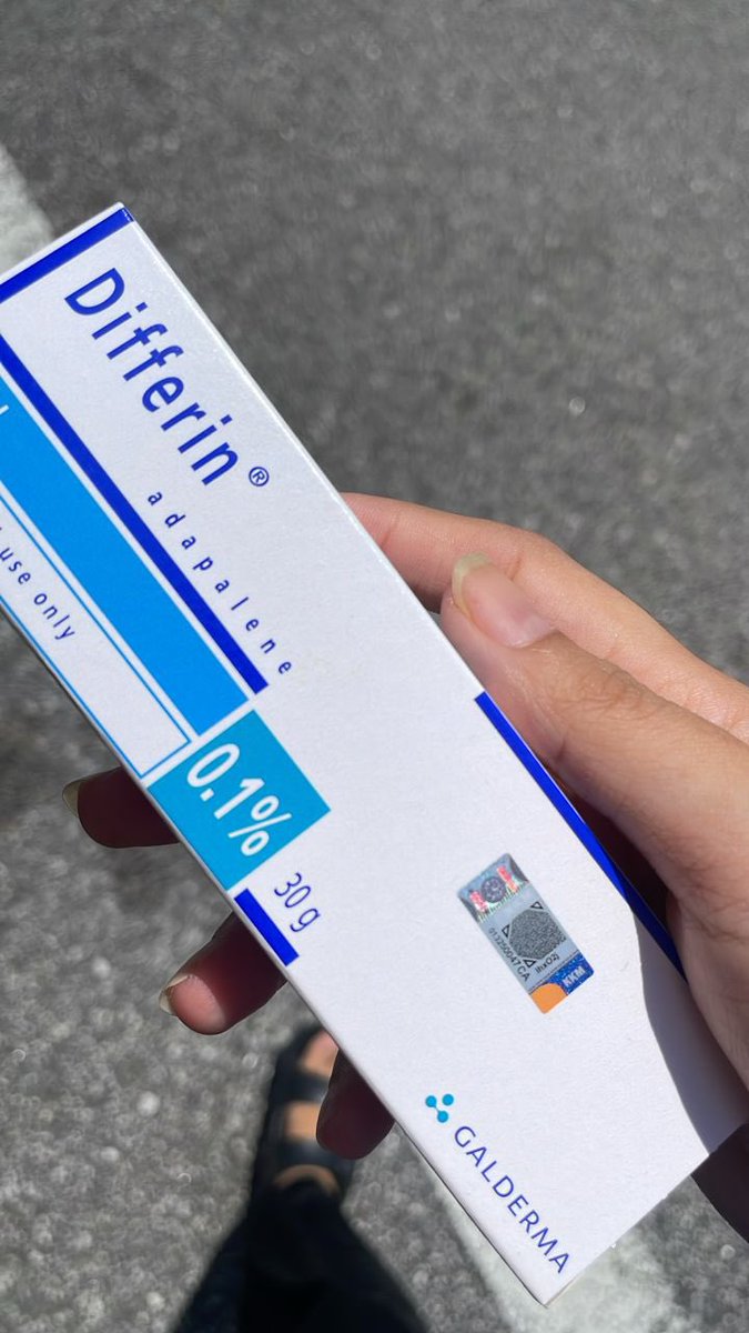 yanaazmill's tweet photo. Dulu I pernah guna ubat jerawat Tidact, pastu purging teruk. I stop pakai 2 bulan, baru lah I cuba adapalene gel (differin) pula.

Now I'm on my 2nd tube, and kulit memang ada banyak improvement after that!! ^^

My skin in May vs in December https://t.co/yg8PTgJIes