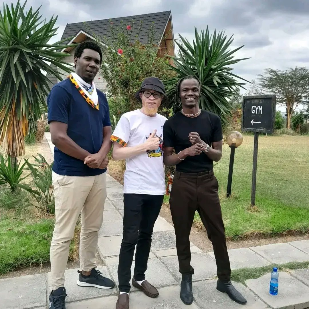 MeshHolykid's tweet image. Niko 3G enable, God the father, God the Son, God the Holy Spirit 
#FriendRequest @JulianiKenya 
#2024SBS가요대전