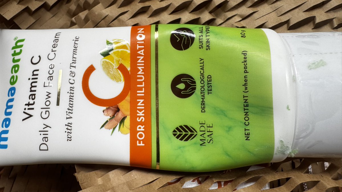 tweet2amit's tweet photo. @mamaearthindia @jagograhakjago @nch1915 #damagedproduct Rcvd damaged product &amp; have been trying to contact thru official chat but no one is replying. No contact number listed on website to raise the complaint. Pathetic experience. Buyers pls stay away, don’t buy from MamaEarth https://t.co/05Rh2ZOiUR