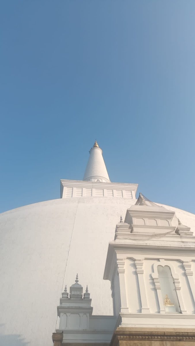 CuteManu6's tweet photo. Anuradhapura 🙏🙏

#VisitSriLanka https://t.co/LKIMKimaIt