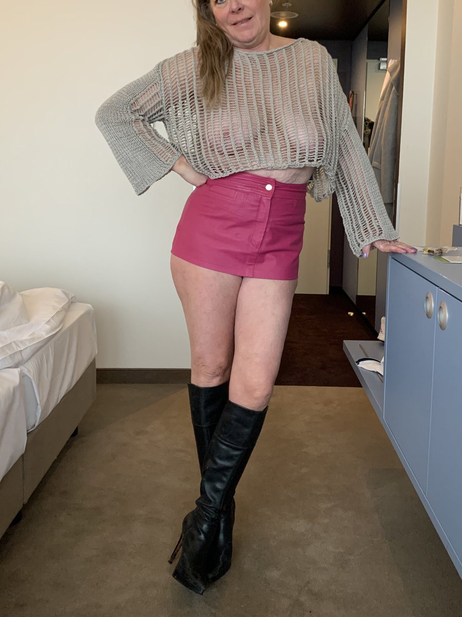 #INDvsAUS  #leatherpants #fetishlady #leatherlady #heels #leather #shiny #leatherfashion #fashion #picoftheday #leatherleggings #black #leatheroutfit #ootd #leatherjacket #leder #lederleggings #lederhose #lederjacke #lederstiefel #ledermode #boots