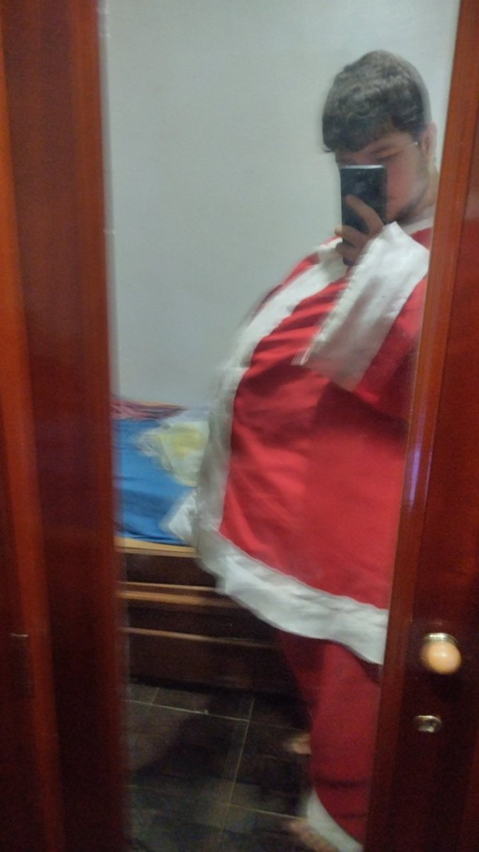 IshiArk's tweet photo. side view of my belly #fat #fatsuit #bodyexpansion #suitexpansion #padding #paddedsuit #BHM #tummy #bellypadding #fatbelly #santa #santasuit #Christmas https://t.co/zH7xI34Qse