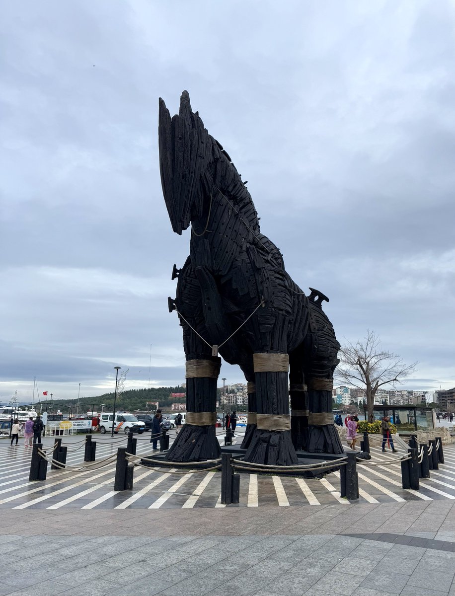 SashaEats's tweet photo. The Trojan Horse in Çanakkale, Turkey 🇹🇷🐴

#SashaInTurkey #travel https://t.co/CasMr7PbwD