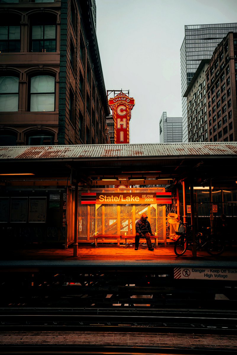 cameralab21's tweet photo. Praneeth Koduru - State/Lake Station - Chicago https://t.co/J6Xe5573fN