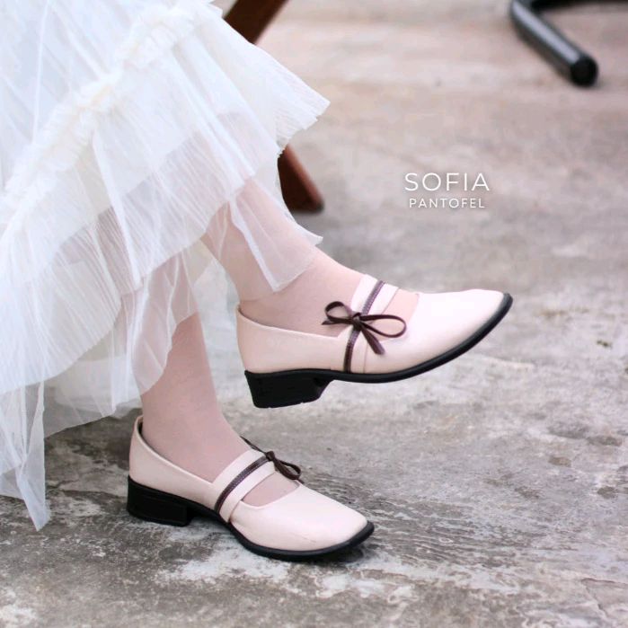 Army_heart7's tweet photo. ONE LOVE SOFIA LIGHT CREAM - MARY JANE PANTOFEL WOMAN, Price Rp.165.000. Dapatkan di Shopee sekarang! https://t.co/rAheQEeQkD https://t.co/UmfNJNY3UO