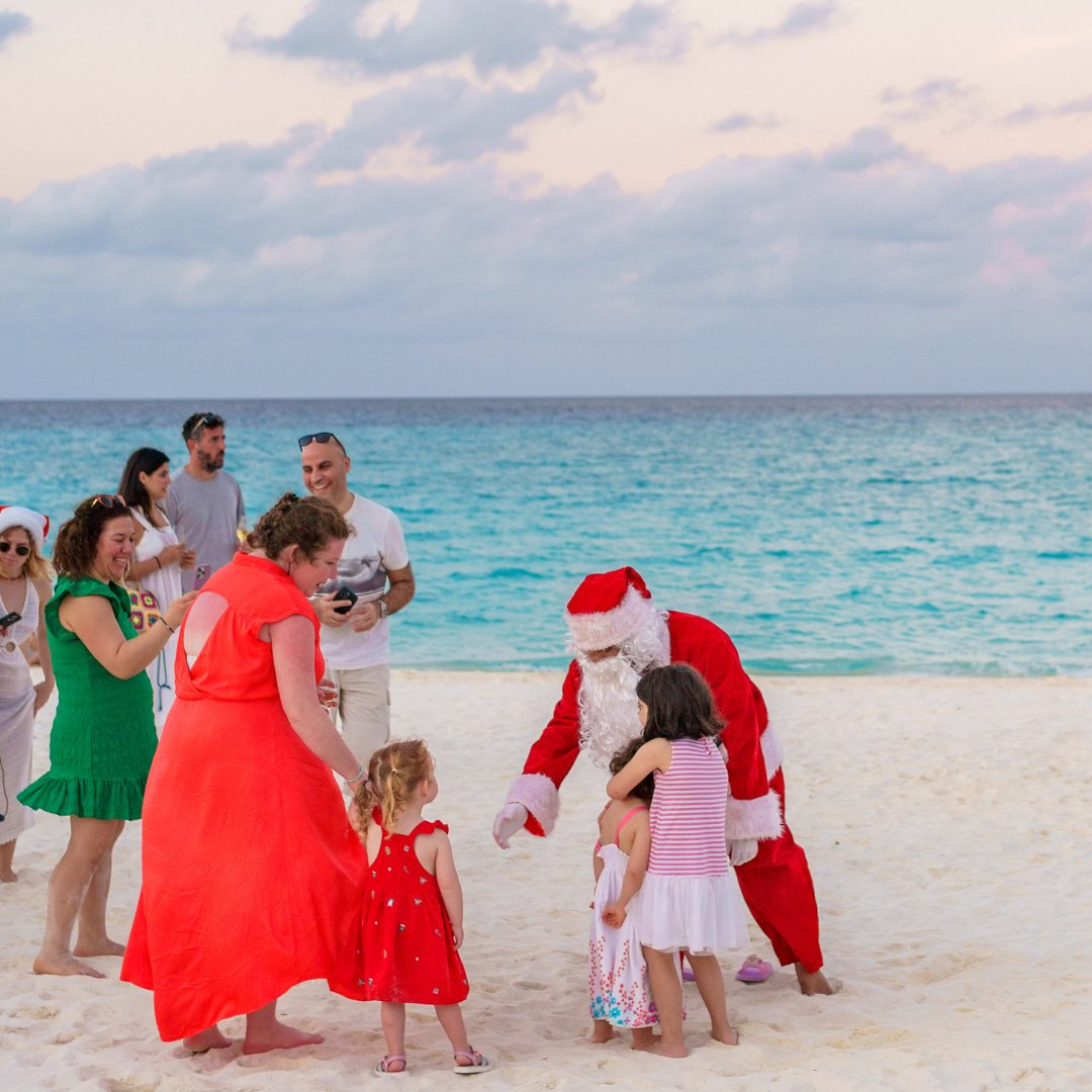 Niva_Kuramathi's tweet photo. From the snow to the sand – Santa’s ready to spread cheer at Kuramathi this festive season!

#ChristmasTime #KuramathiSandbank #FestiveCheers #HolidayMagic #EveCocktailEvent #CheersToChristmas #KuramathiMaldives https://t.co/lEe9viBrEX