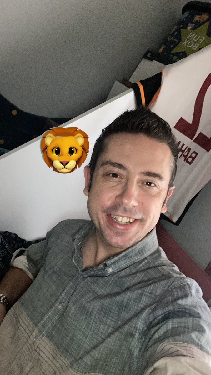 3 hastalıkla mücadele et , kalp ile akciğer arasında pıhtı ile yaşa, yoğun bakımda yat hayata tutun, üst üste ameliyat ol , şimdide büyük ameliyat için sıra bekle , 43 kg ver ama YÜZÜNDE GÜLÜCÜKLER HİÇ EKSİK OLMASIN 🥰🫠 çünkü babam sağ olsaydı “ aileni sana emanet ettim sen dik