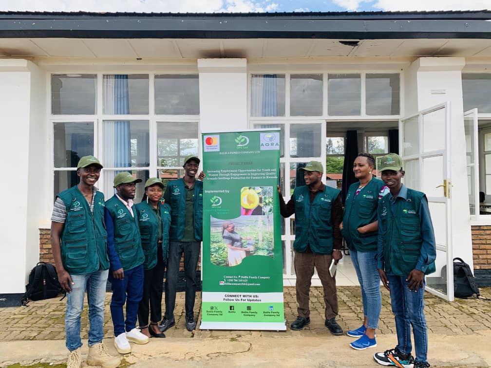 DalilaLtd29918's tweet photo. Ever wondered Team Behind Your Seedlings? 🌱

At DFC, we're committed to our farmers' success. 
On Dec 23, our nursery team completed a training equipping them with skills to ensure top-quality seedlings.

We have so much in store for you!

#GrowWithDFC #QualitySeedlings #TeamDFC https://t.co/R8iL4XNxrZ