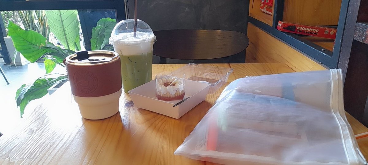 เรียนไปก็หิวไปวันนี้ชาเขียวกับกาแฟกี่แก้วคะเทอ😅🍵