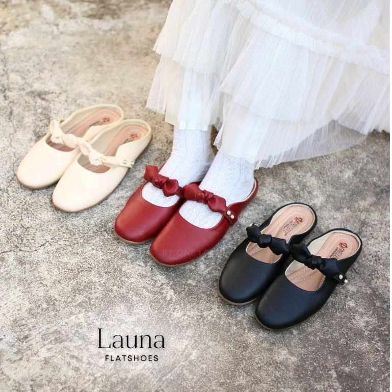Army_heart7's tweet photo. ONE LOVE LAUNA MULES -  FLATSHOES WOMAN, Spesial price Rp139.000. Cekout this now! https://t.co/Gmq9glhSVP https://t.co/vvxvDvW0Lo