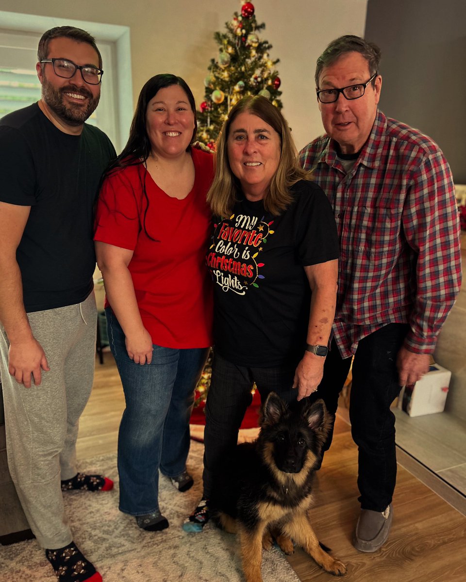 CoachJulieAllen's tweet photo. Merry Christmas 🎄 https://t.co/I58kbclsXj