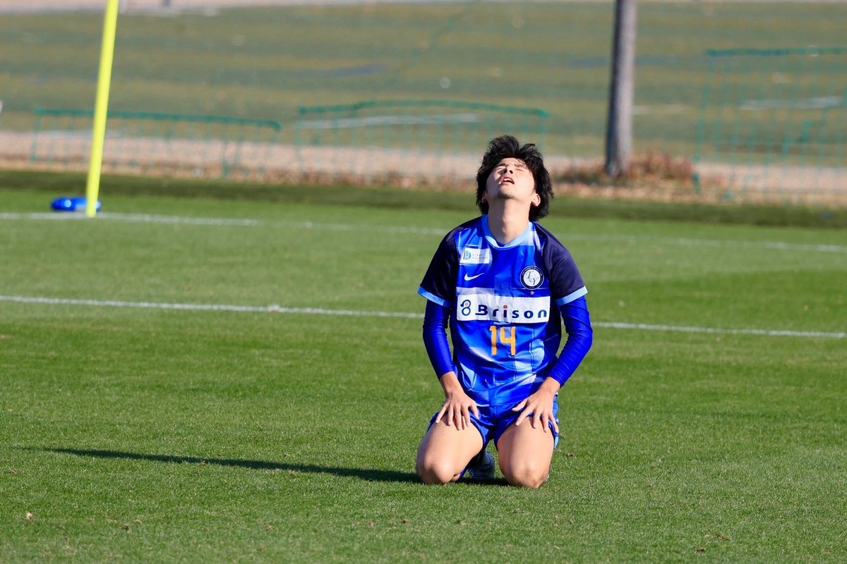インカレ3位で引退しました。
4年間辛く苦しいことの連続でしたが最後のインカレで優勝すればその全てが報われると思い臨みました。
しかし最後インフルでチームの力にも全くなることはできませんでした。
この仲間が僕の誇りであり財産です。
幸せな4年間でした。ありがとう。